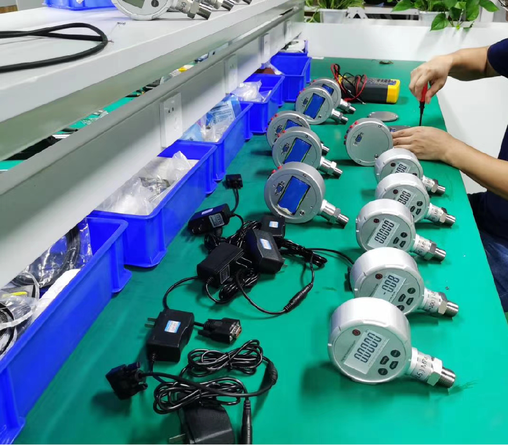 The Relationship between Accuracy and Resolution of Digital Pressure Gauge